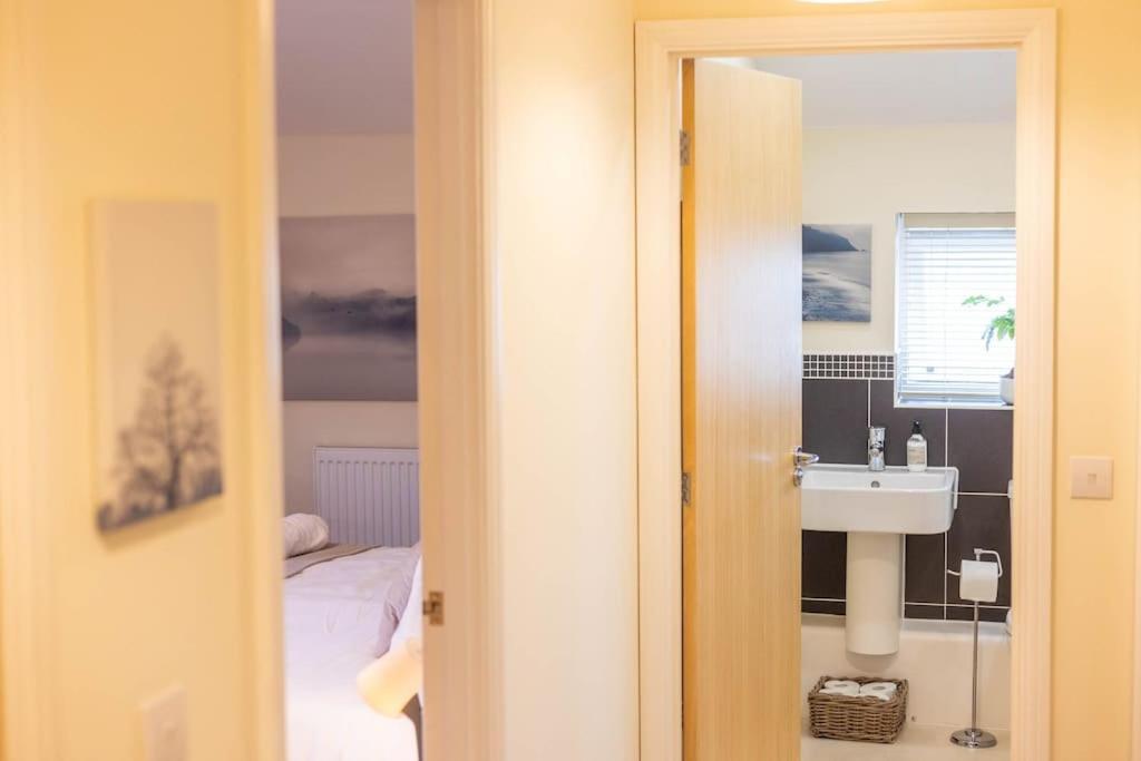 The Wellness Lodge- Gym, Table Tennis, Cinema, Parking And More! Bath Exteriér fotografie