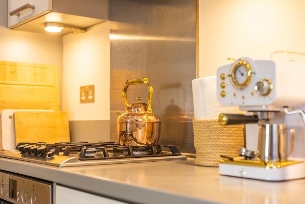 The Wellness Lodge- Gym, Table Tennis, Cinema, Parking And More! Bath Exteriér fotografie