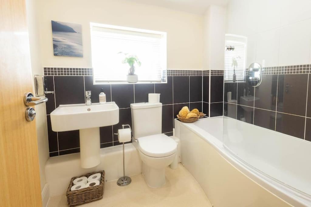 The Wellness Lodge- Gym, Table Tennis, Cinema, Parking And More! Bath Exteriér fotografie
