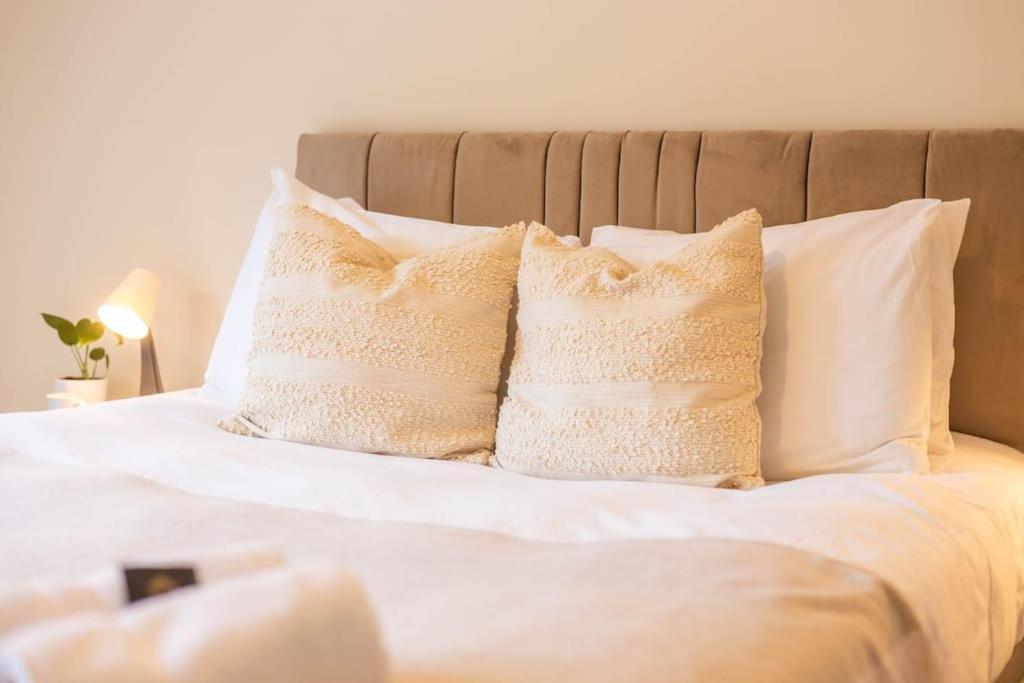 The Wellness Lodge- Gym, Table Tennis, Cinema, Parking And More! Bath Exteriér fotografie