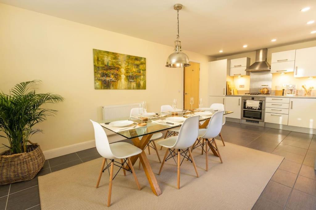 The Wellness Lodge- Gym, Table Tennis, Cinema, Parking And More! Bath Exteriér fotografie