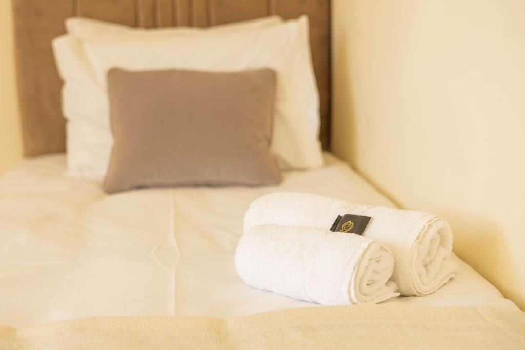 The Wellness Lodge- Gym, Table Tennis, Cinema, Parking And More! Bath Exteriér fotografie
