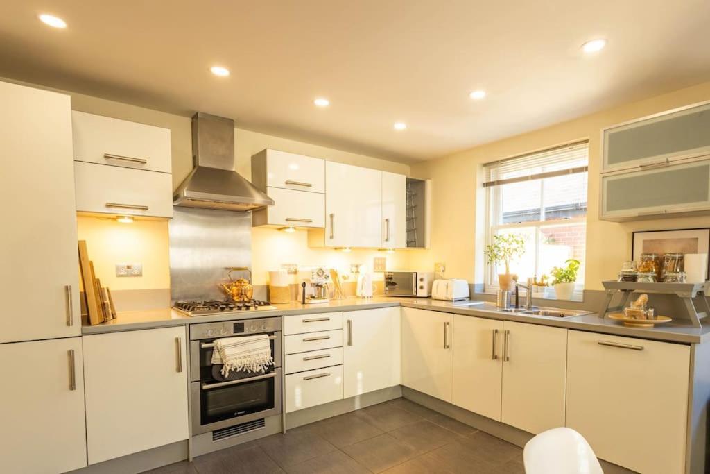 The Wellness Lodge- Gym, Table Tennis, Cinema, Parking And More! Bath Exteriér fotografie